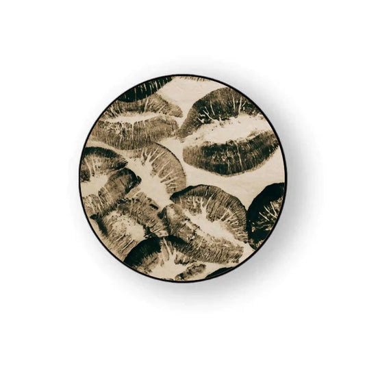 Black Lips Kiss Holder